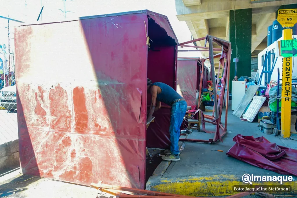 FOTOS: Retiran casetas del Mercado Amalucan tras dos años de ser instaladas 26 mercado de Amalucan comerciantes 12