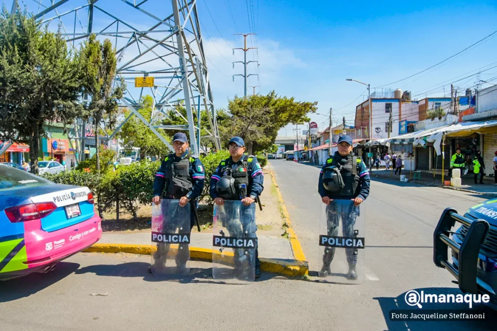 FOTOS: Retiran casetas del Mercado Amalucan tras dos años de ser instaladas 33 mercado de Amalucan comerciantes 2