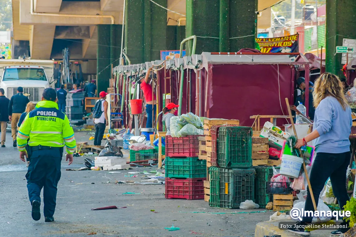 FOTOS: Retiran casetas del Mercado Amalucan tras dos años de ser instaladas 18 mercado de Amalucan comerciantes 5
