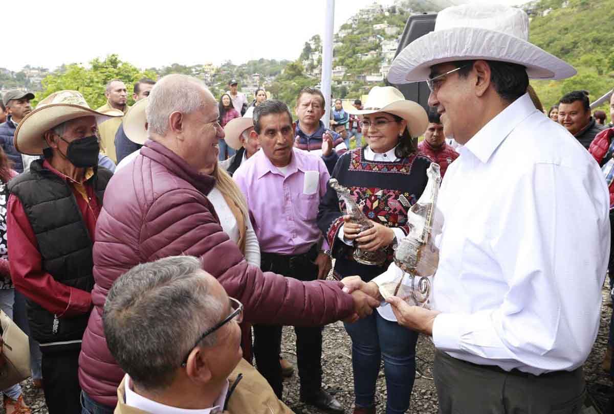 obras xicotepec sergio salomon