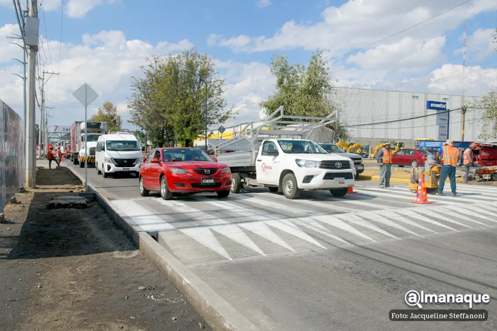 Plaza Vive La Ciénega coloca pasos peatonales sin permiso; analizan multar a la administración 16 paso peatonal vive la cienega 8