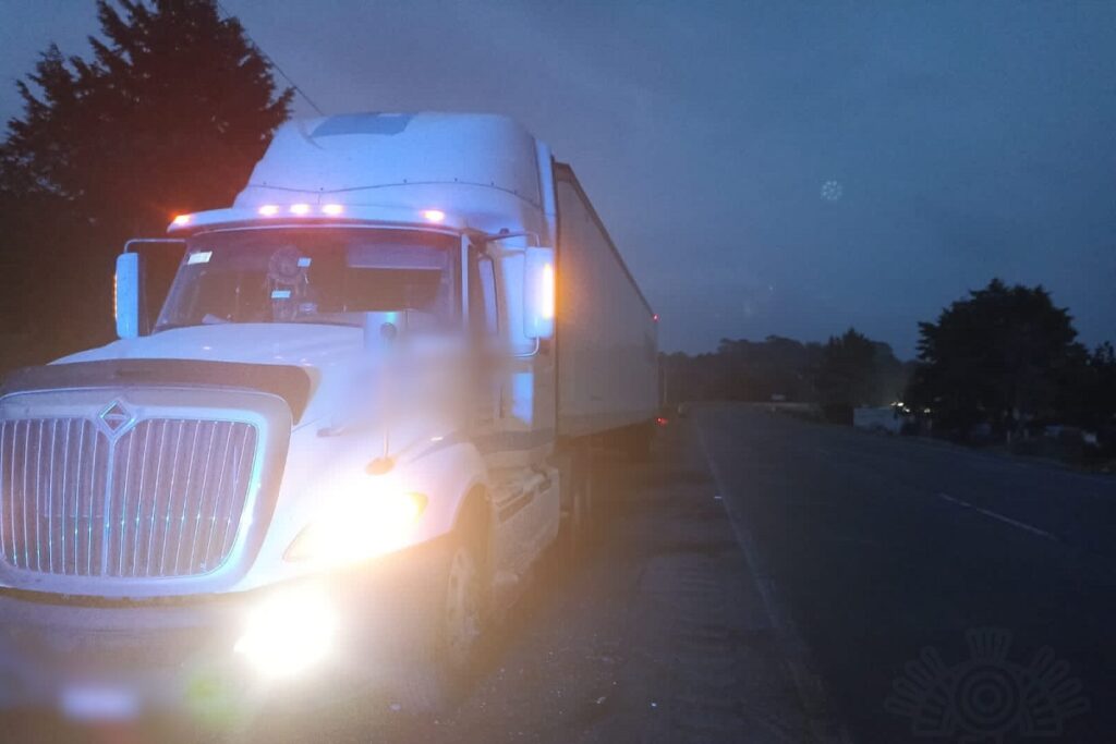 policia estatal recupera tractocamion en esperanza