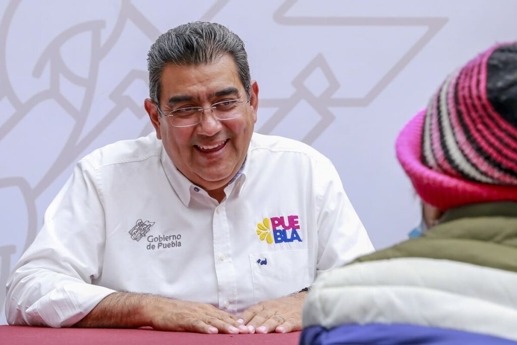 sergio salomon atiende con cercania y calidez en martes ciudadano 1