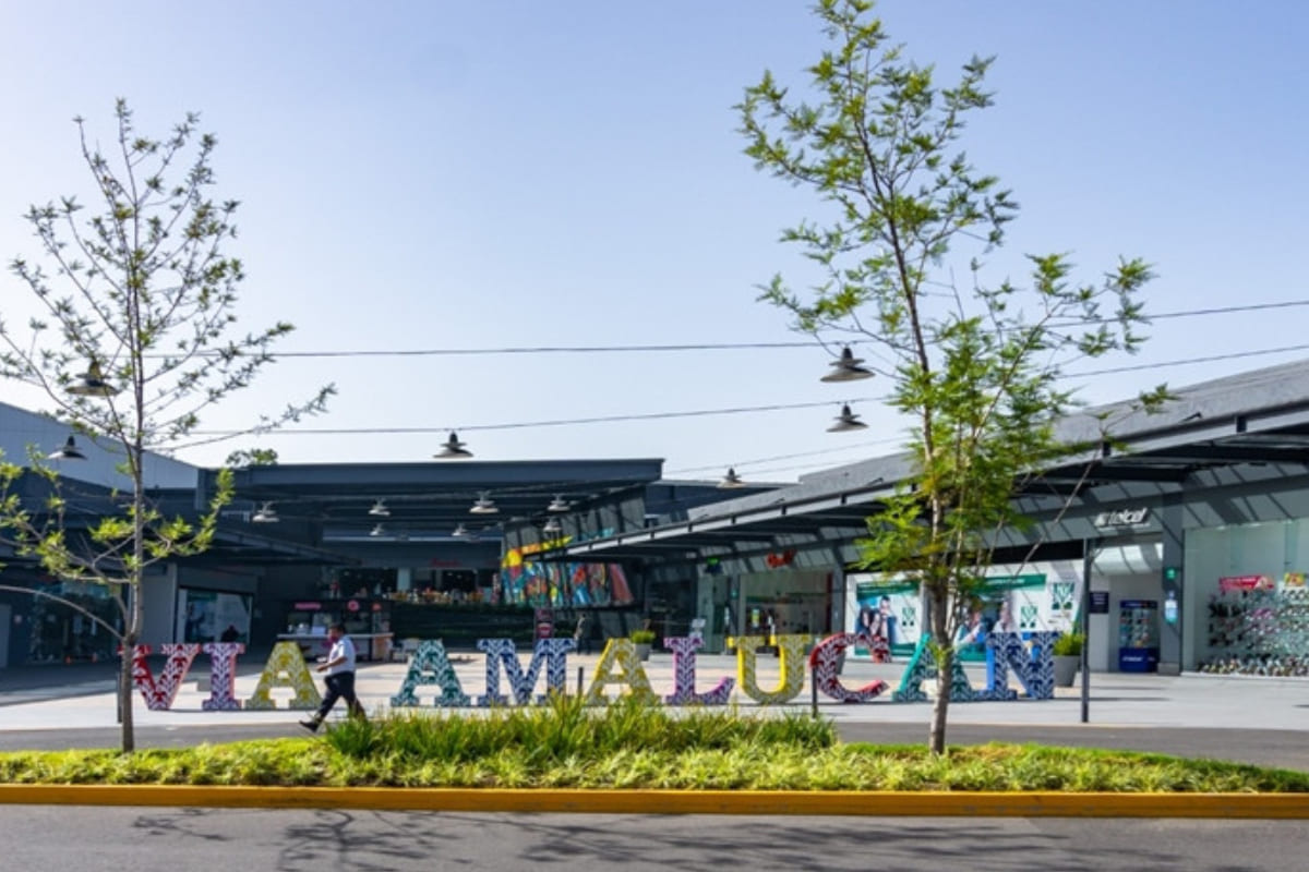 Jóvenes denuncian extorsión y violencia de policías en plaza Vía Amalucan 3 Plaza Vía Amalucan
