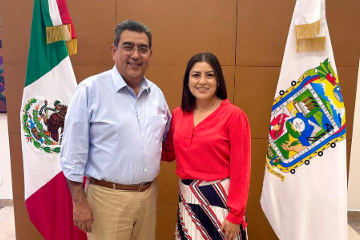 Entrega Claudia Rivera propuestas en “equidad de género” al gobernador de Puebla 3 Claudia Rivera se reúne con Sergio Salomón