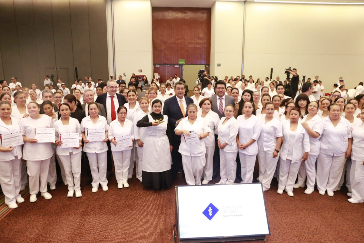 Enfermeras y enfermeros, fundamentales en el desarrollo de Puebla: Sergio Salomón 1 Dia internacional de la enfermeria 1