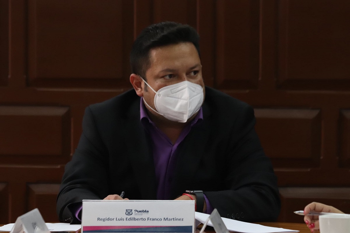 Regidores de Puebla analizan donar mobiliario a asociaciones que apoyen 3 Luis Franco Martinez
