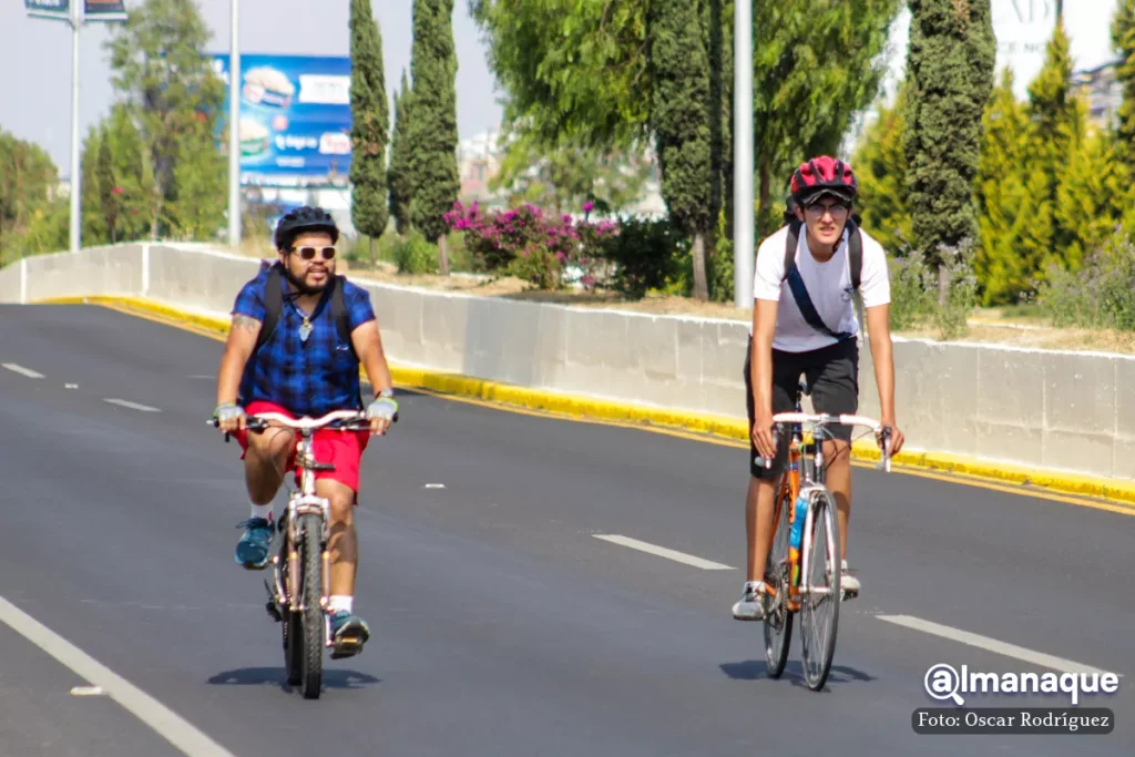 Manifestacion ciclistas recta cholula 7