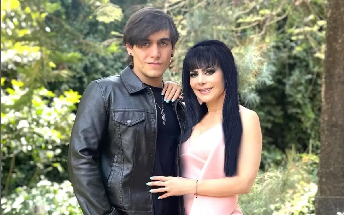 Maribel Guardia comparte emotivo mensaje para su hijo Julián Figueroa por su cumpleaños: "Te extraño con el alma desagarrada" 3 Maribel Guardia y Julian Figueroa 2