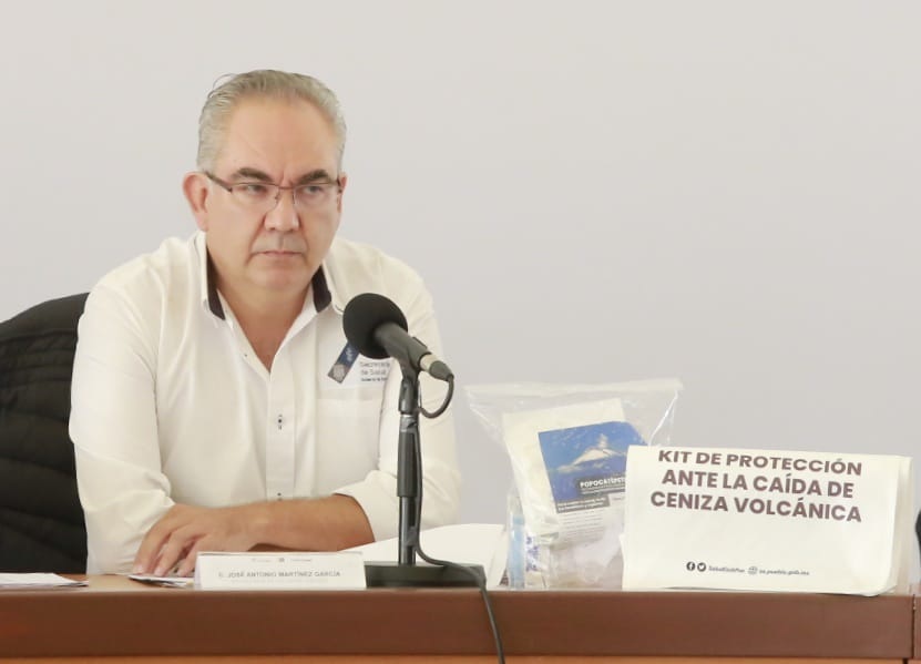 Gobierno de Puebla presenta kits de protección contra la ceniza del volcán 