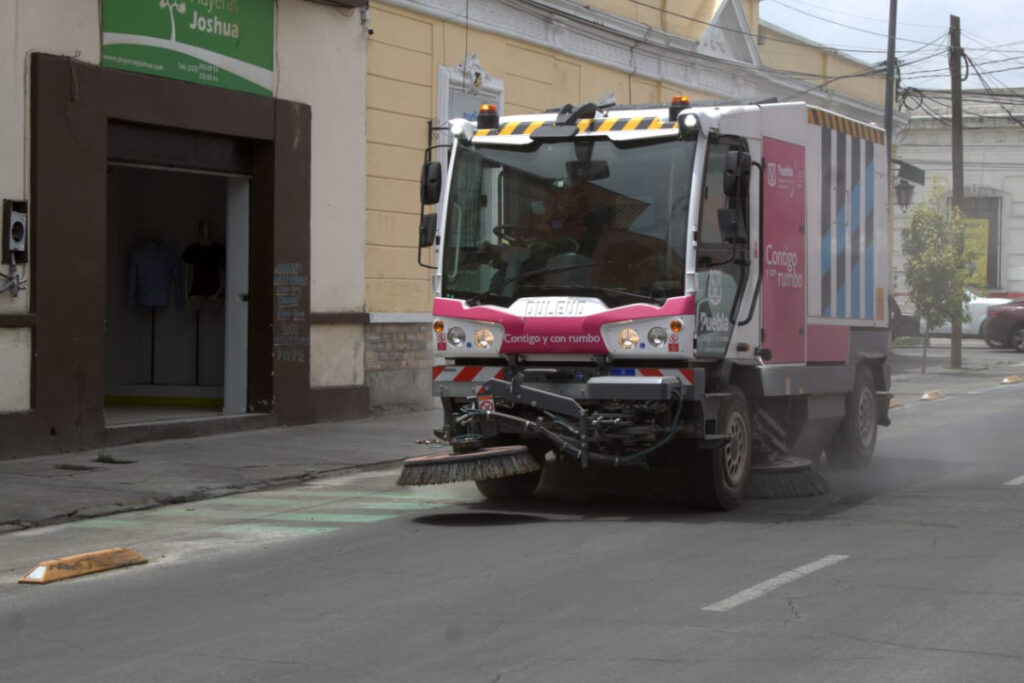 Retiran 14 toneladas de ceniza