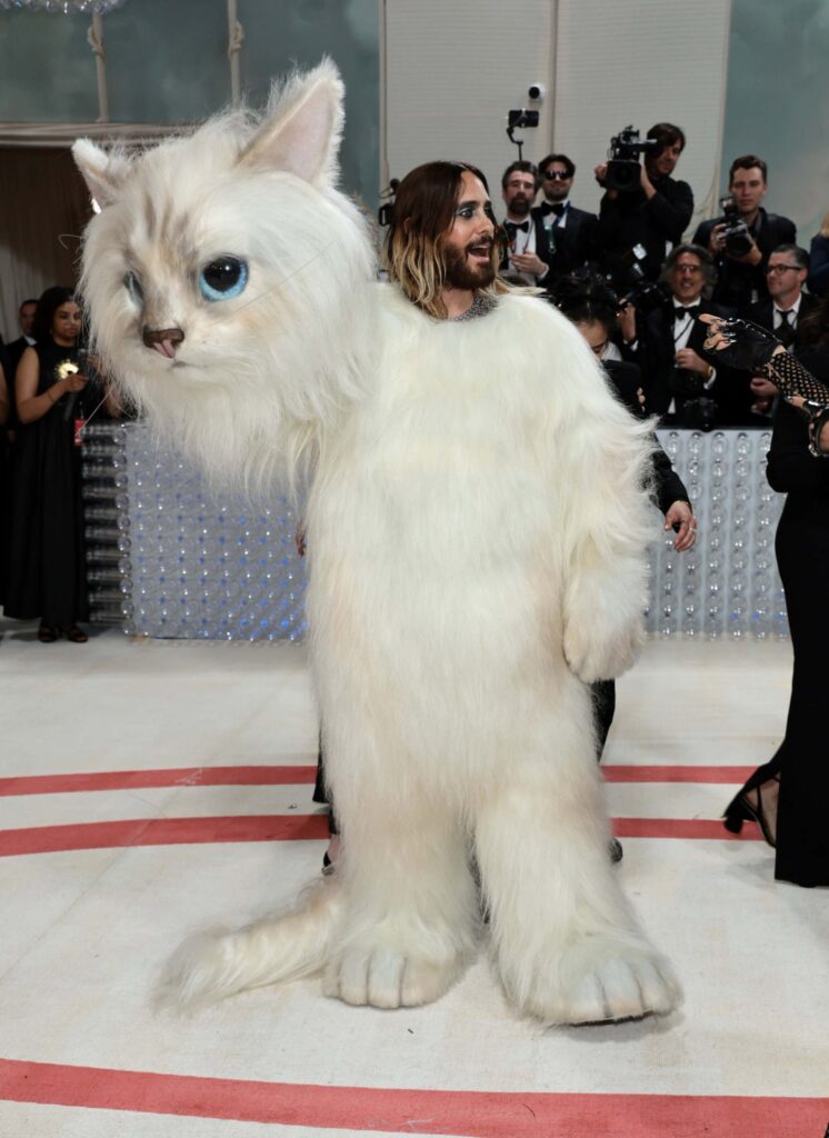 Jared Leto en la Met Gala: Estas son las mejores fotos de su botarga de gatito 5 Jared Leto en la Met Gala