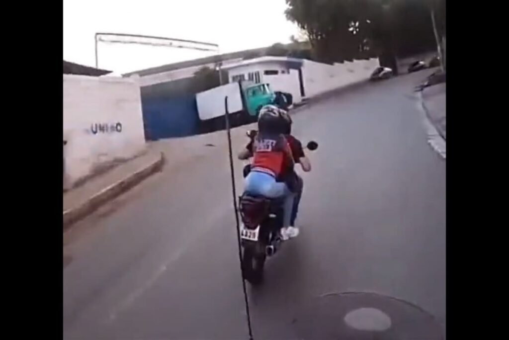 Persecución en moto en Brasil