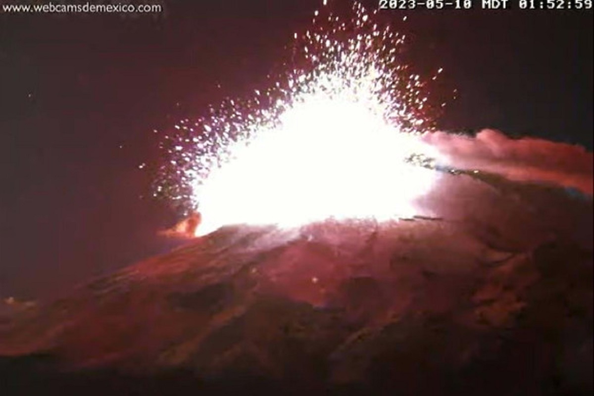 VIDEO: Así se vio la poderosa explosión del Popocatépetl esta madrugada 3 popocatepetl 10 de mayo