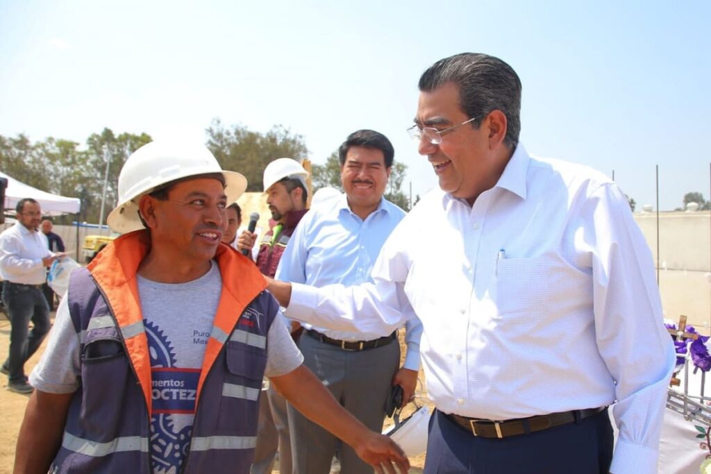 reconoce sergio salomon a trabajadores de la construccion 1