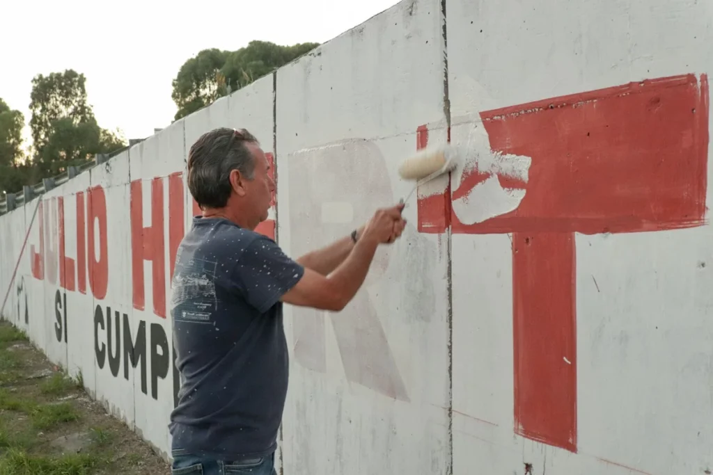 Ayuntamiento de Puebla inicia retiro de publicidad politica del mobiliario urbano