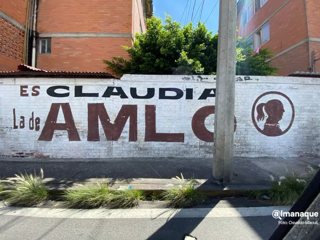 FOTOS: Borran publicidad política en las bardas del Periférico y San Bartolo 15 Despintado de bardas politicas Puebla 4