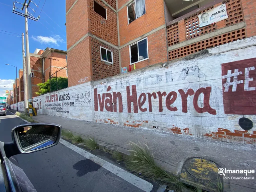 FOTOS: Borran publicidad política en las bardas del Periférico y San Bartolo 19 Despintado de bardas politicas Puebla 6