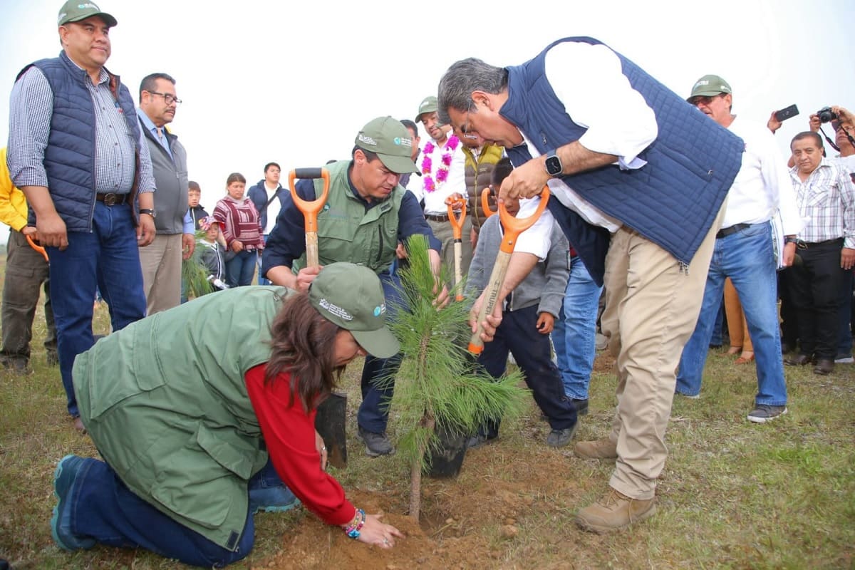 Promueve gobierno de Sergio Salomón acciones para cuidado del medio ambiente en Zacatlán 2 Sergio Salomon acciones para el cuidado del medio ambiente 1