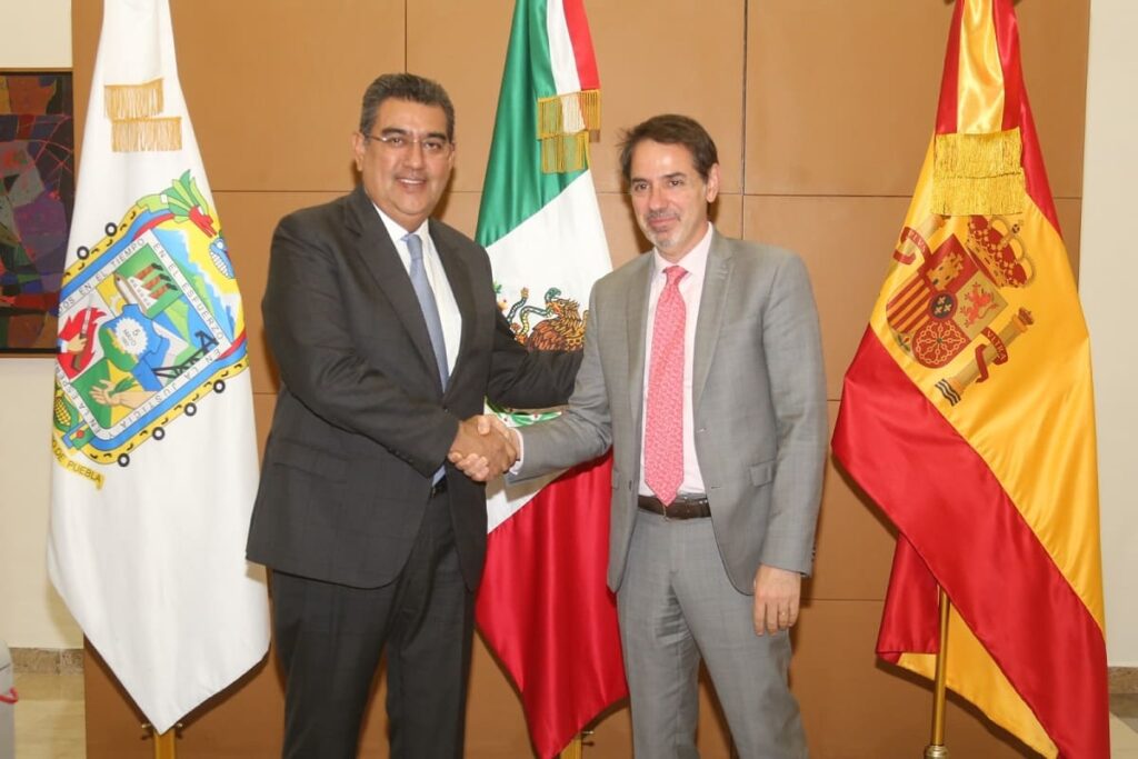 Sergio Salomon con el embajador de Espana 1