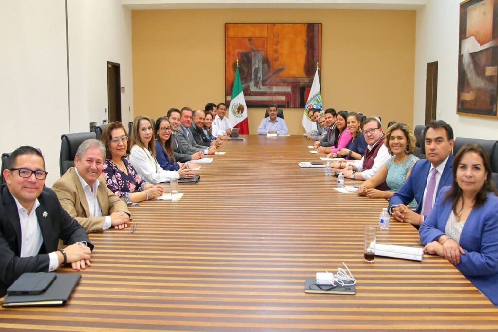 Sergio Salomón se reúne con su gabinete