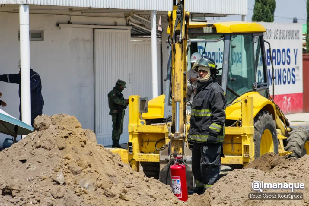 Toma clandestina Central de Abastos 4