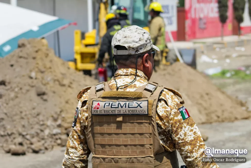 Toma clandestina Central de Abastos 5