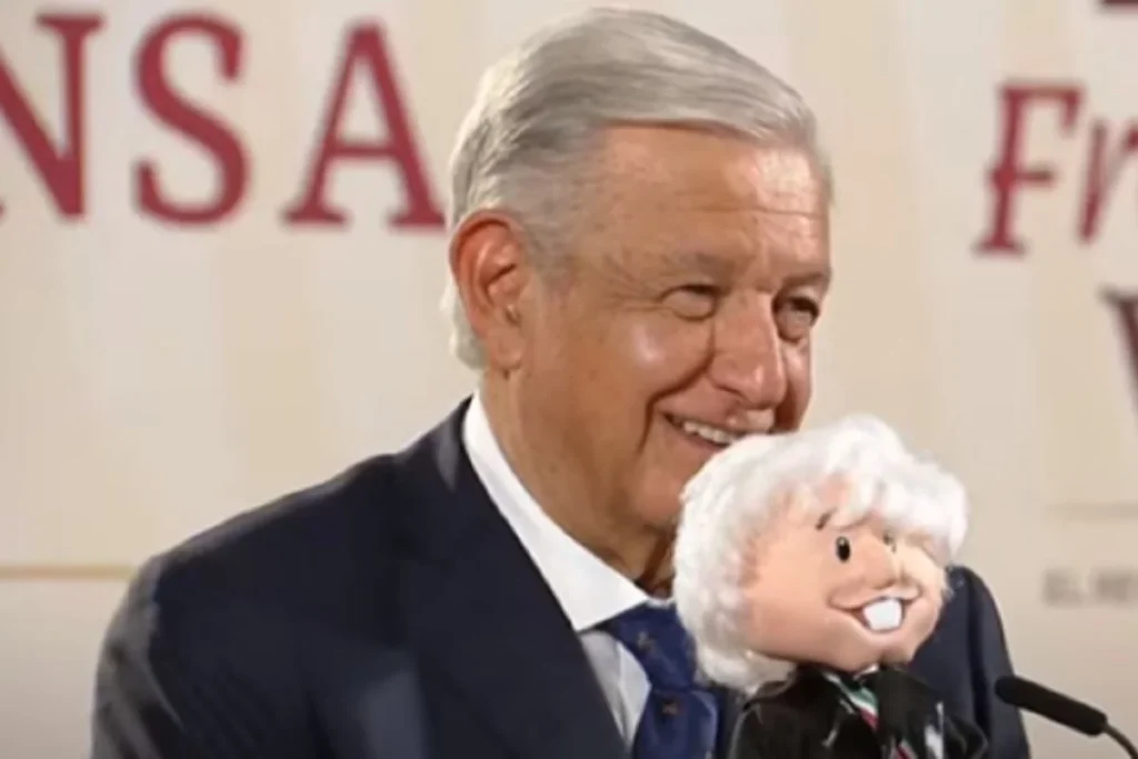 amlo presume a su amlito