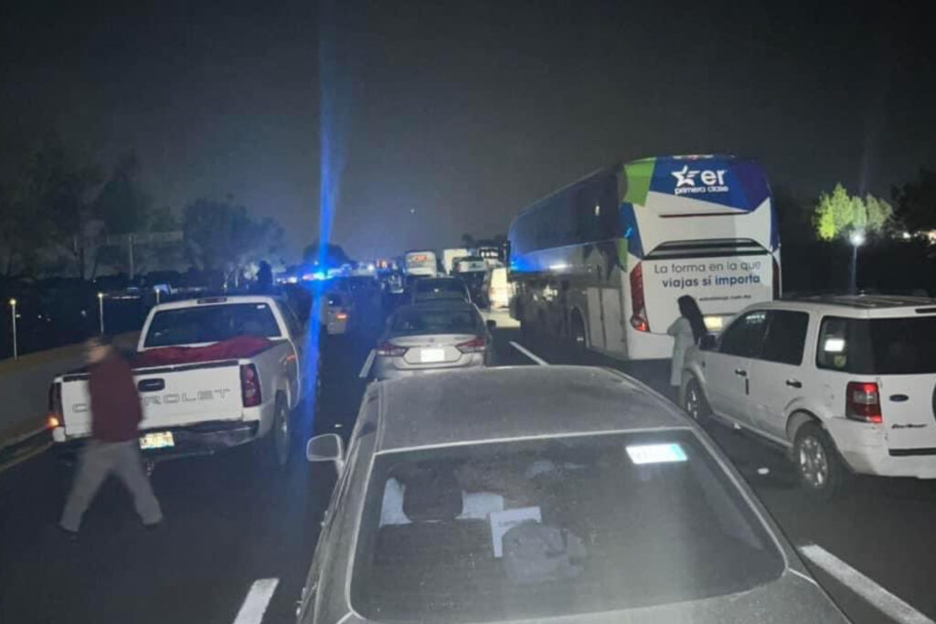Bloqueo autopista méxico-puebla