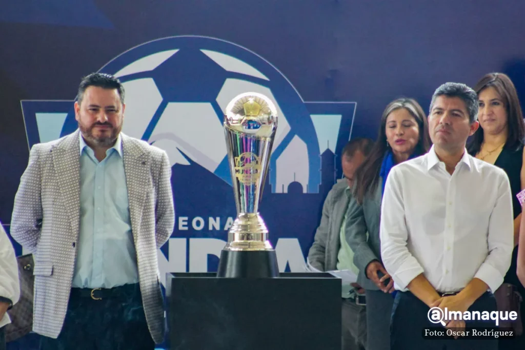 eduardo rivera Presentacion del Thopy tour