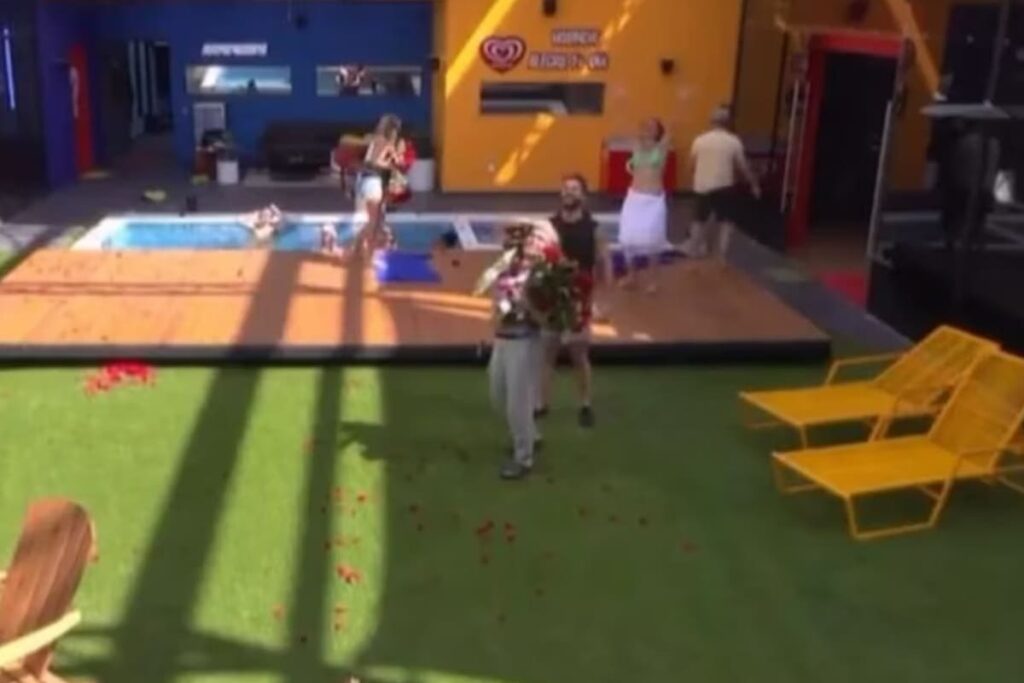 Regalan flores a Wendy Guevara en La Casa de los Famosos