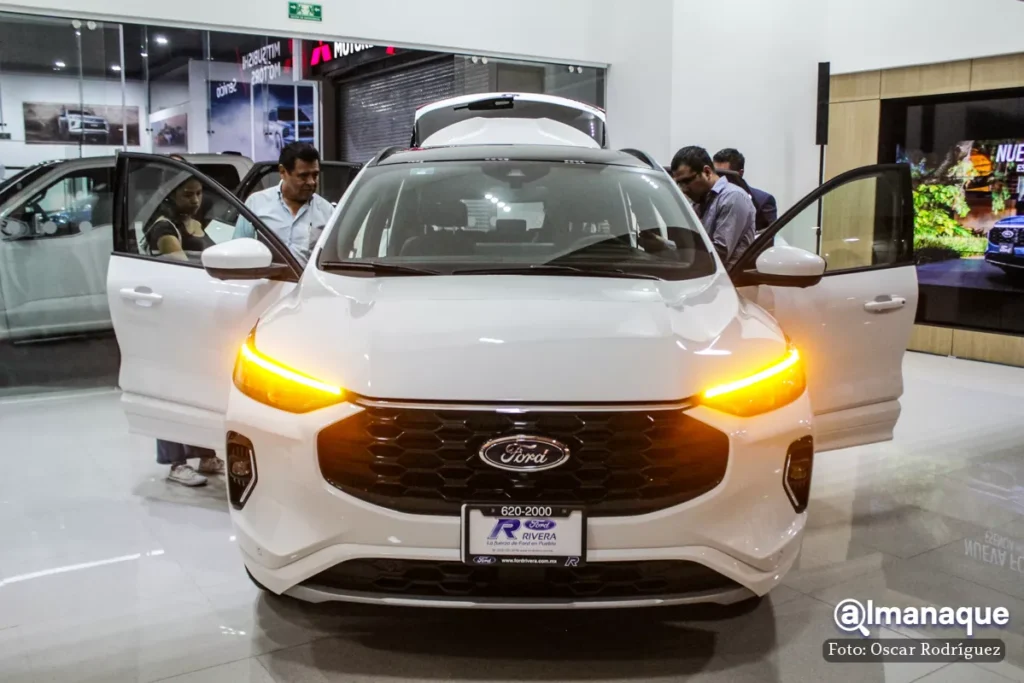 Conoce la Escape Híbrida 2023 de Ford Rivera Angelópolis 13 ford explorer 10