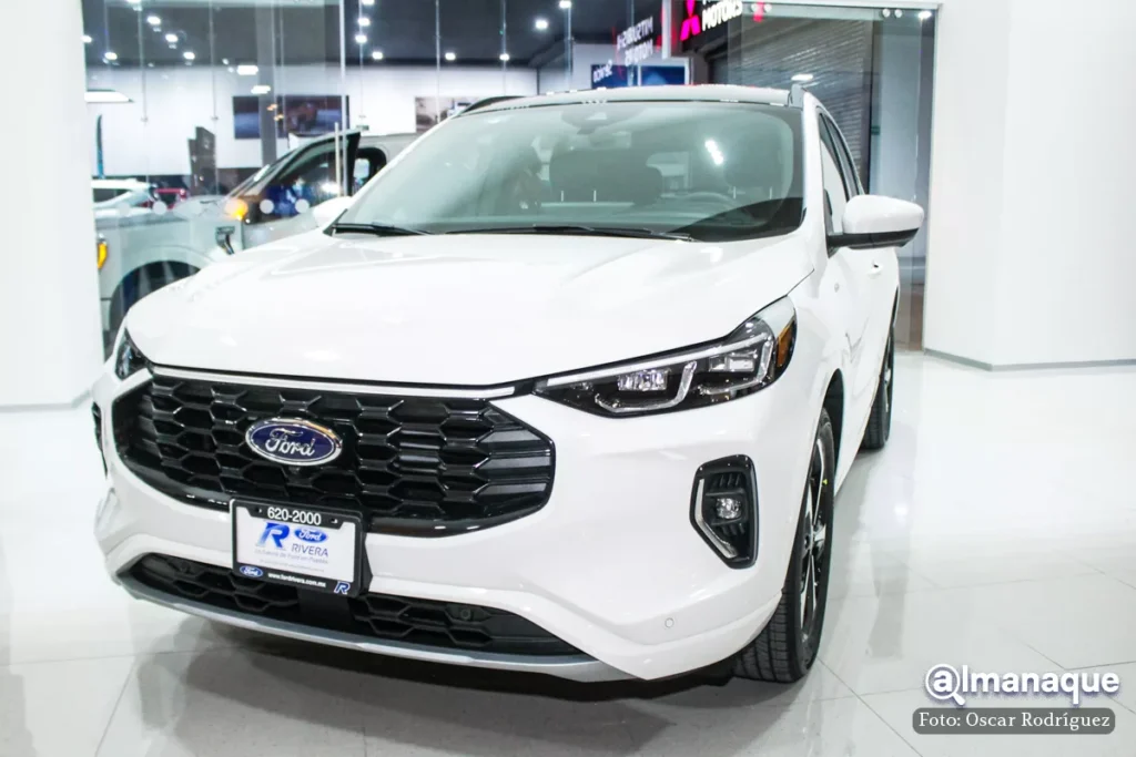 Conoce la Escape Híbrida 2023 de Ford Rivera Angelópolis 12 ford explorer 25