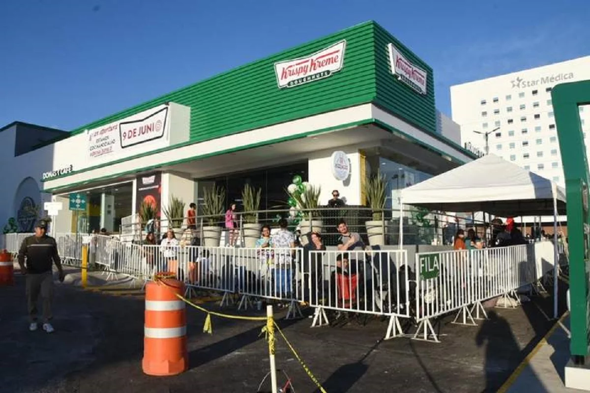 FOTO: 150 personas acampan para esperar inauguración del Krispy Kreme en Chihuahua 3 krispy kreme chihuahua