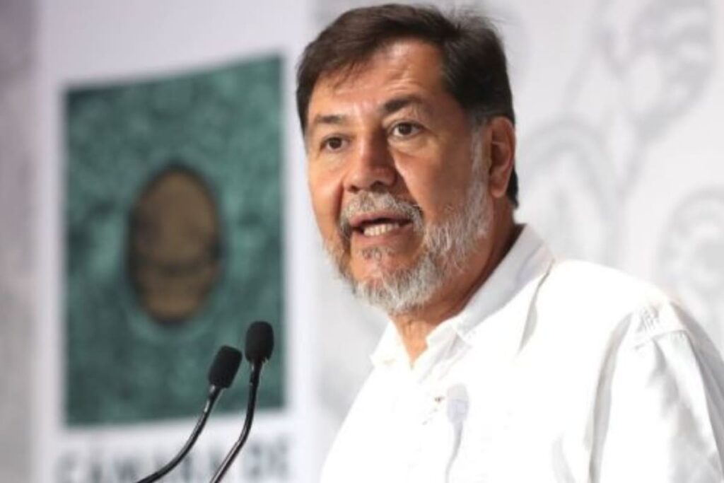 Noroña pide licencia