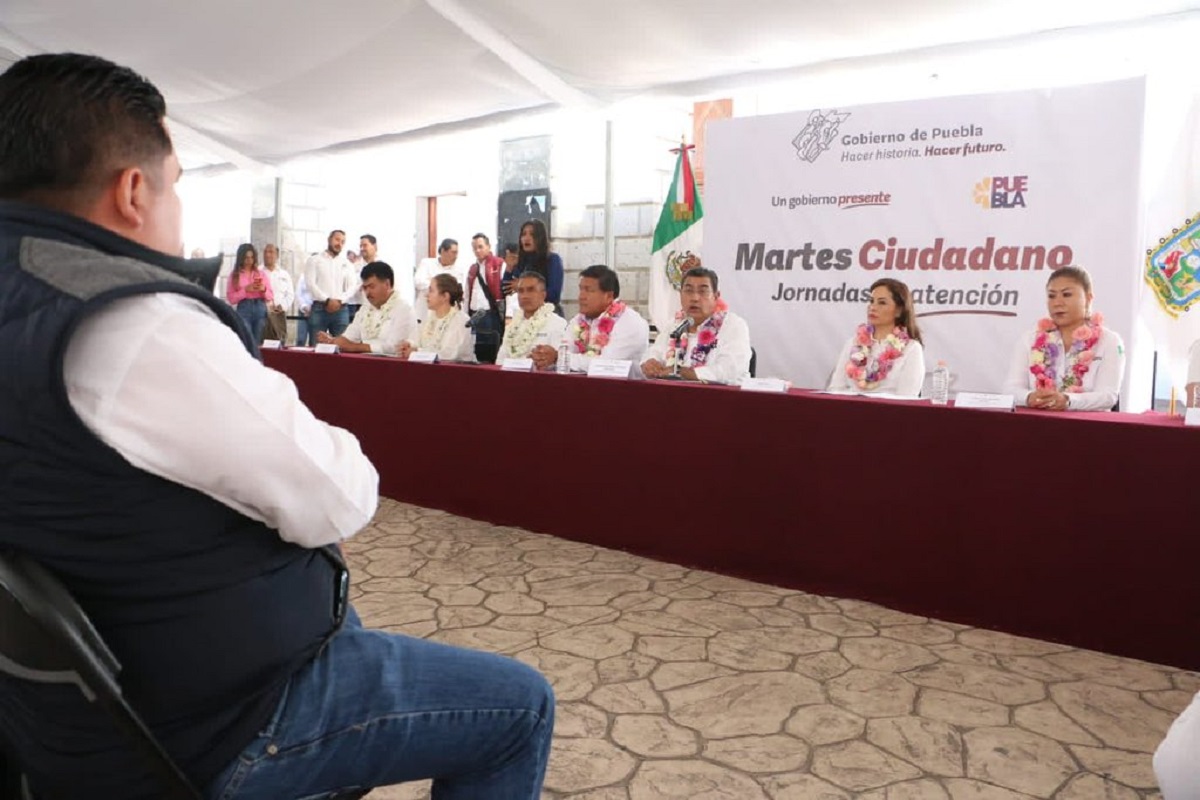 Con igualdad y responsabilidad, gobierno estatal atiende necesidades de las y los poblanos 1 sergio salomon 1 1