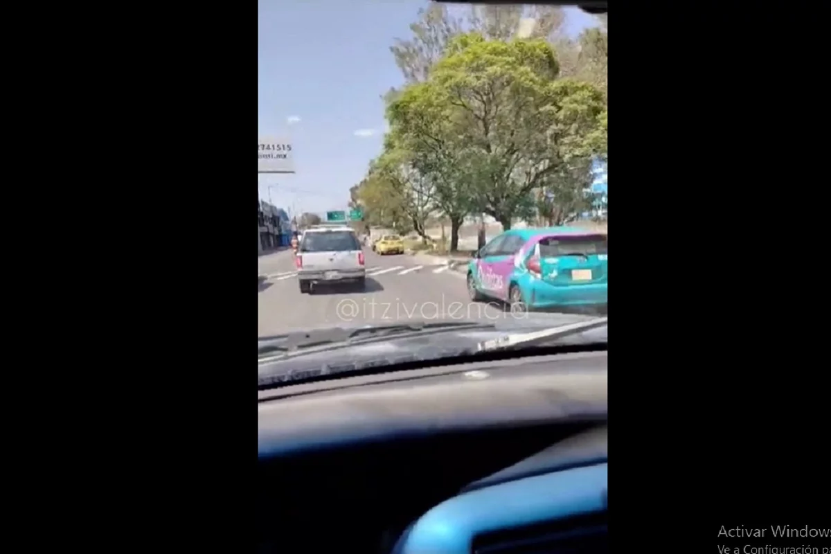 Vuelve el terror de los automovilistas: Tope en la Calzada Zaragoza causa volcaduras y choques 3 tope en la calzada zaragoza