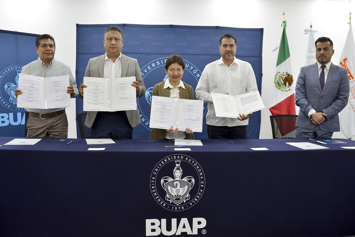 Estrechan lazos de colaboración BUAP y sindicatos de Trabajadores del Seguro Social y de la Educación en Puebla 1 A Convenio IMSS 0