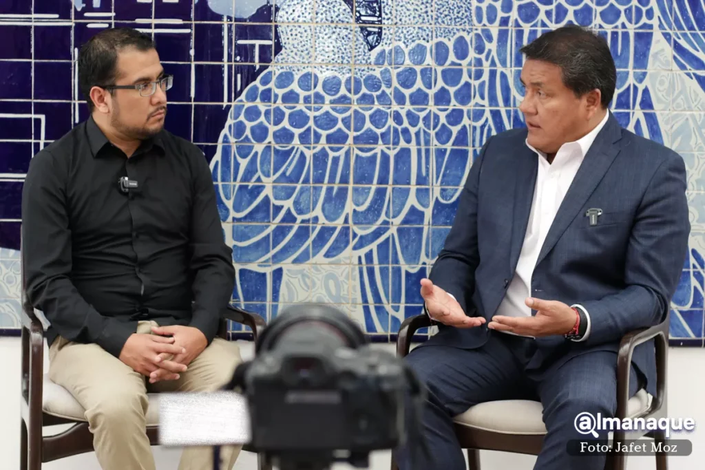 Julio Huerta entrevista almanaque Puebla