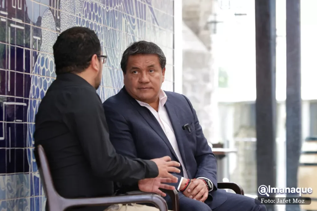 Julio Huerta entrevista almanaque Puebla 3