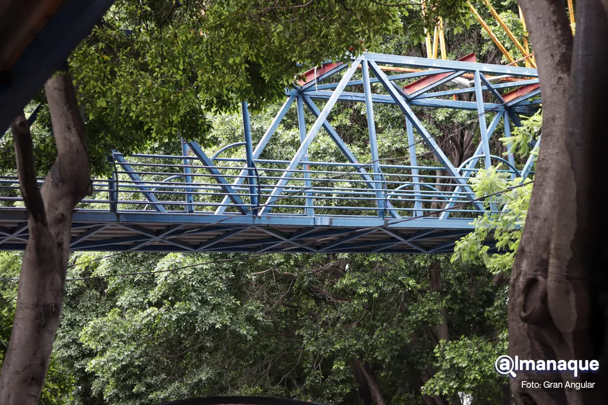 El 17 de agosto inicia el retiro del puente peatonal de Plaza Dorada 3 Puente plaza dorada 2 2