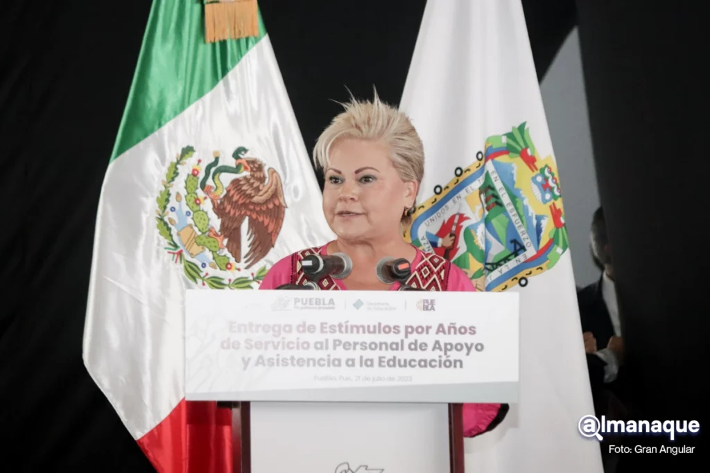 Sergio Salomon Entrega de Estimulos a Personal de Apoyo a la Educacion