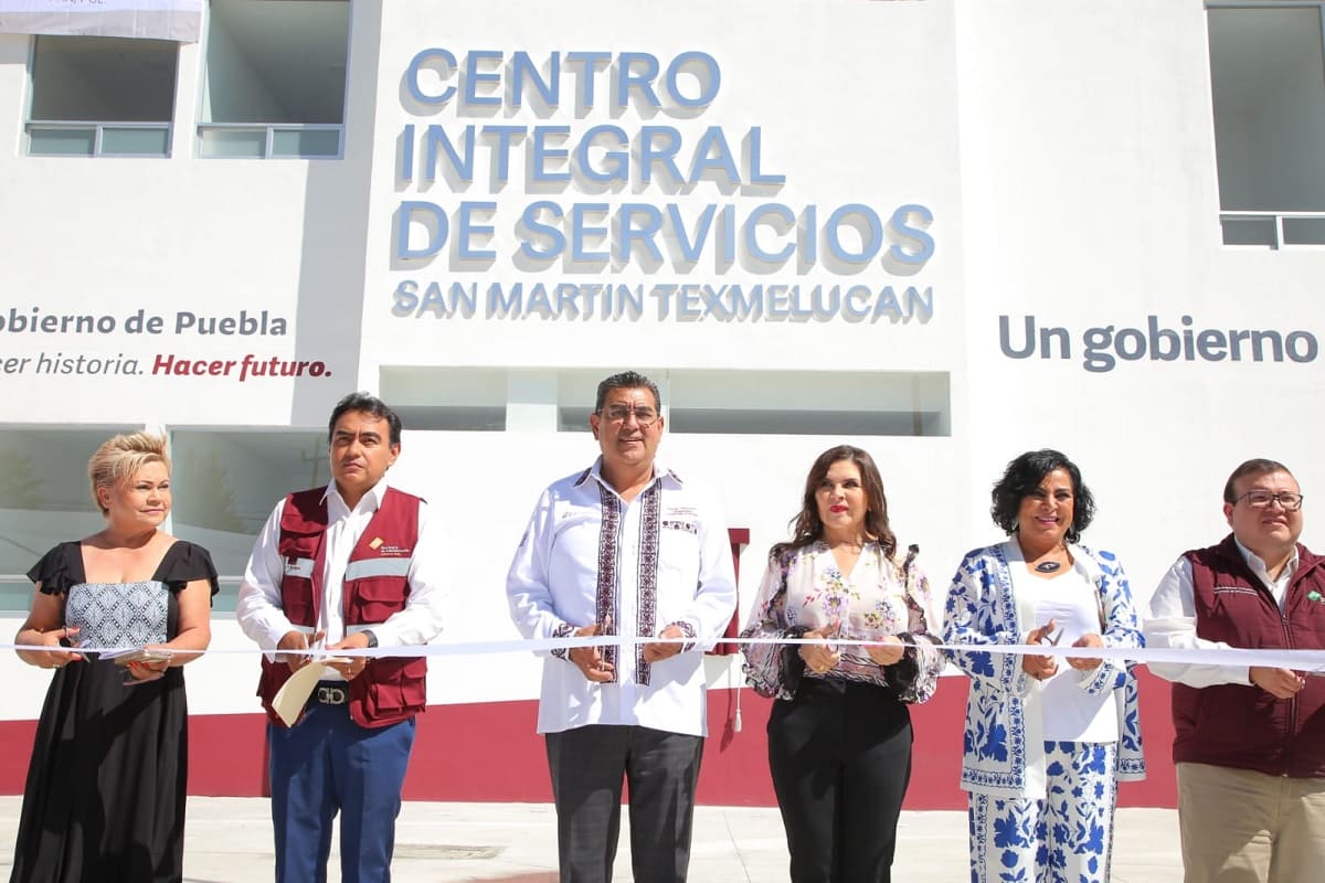 Con entrega de CIS, gobierno estatal garantiza servicios de calidad en San Martín Texmelucan 2 Sergio Salomón entrega CIS en Texmelucan