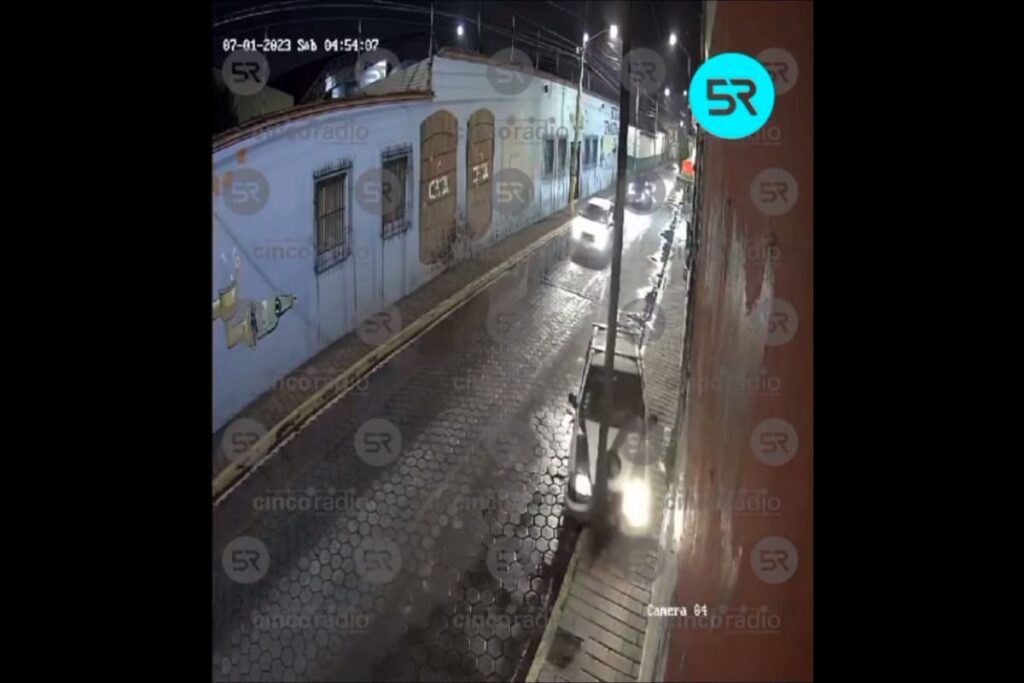 Ebrio choca con poste en san pedro cholula