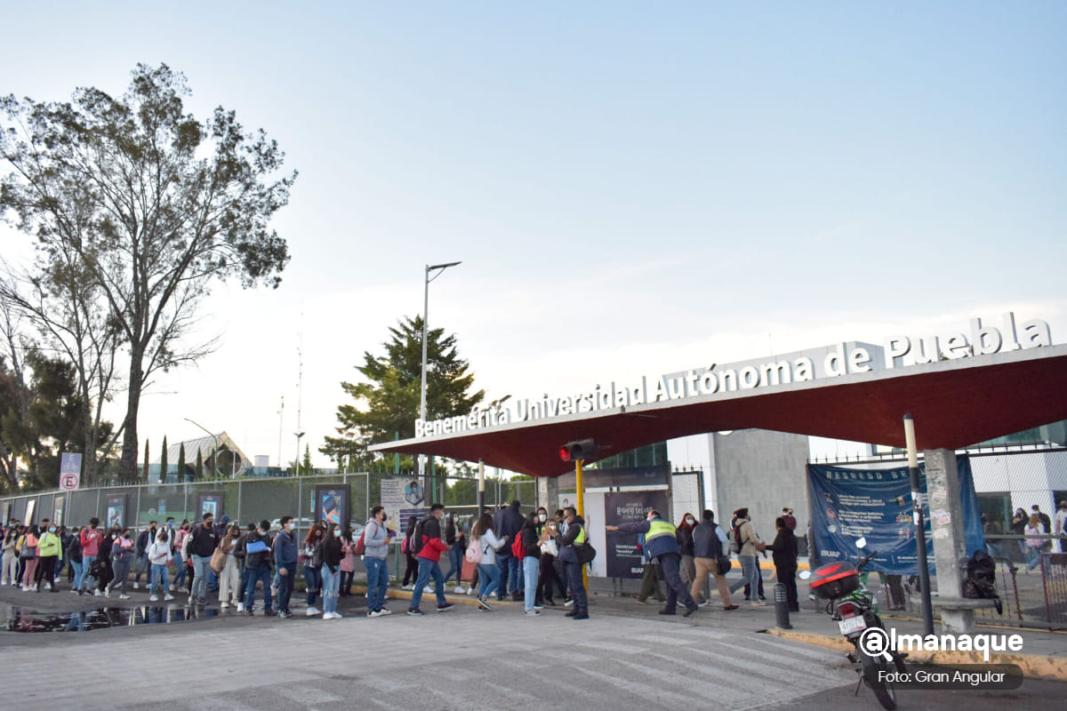 BUAP convocatoria Corrimiento y lugares disponibles 2023