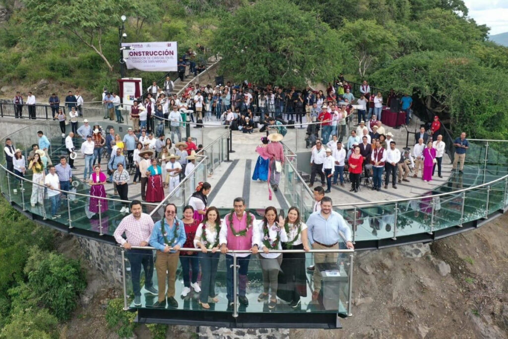 Con mirador de cristal gobierno estatal fomenta turismo en Atlixco 1