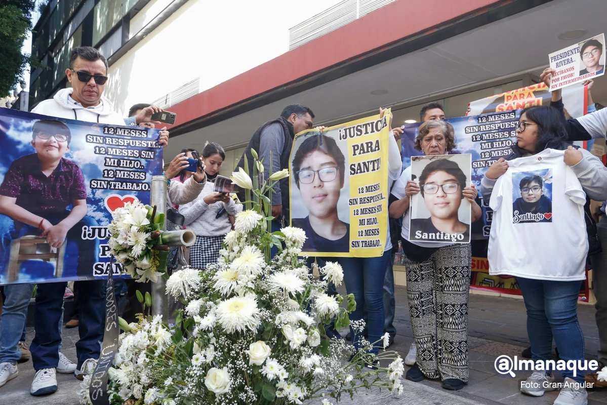 FOTOS: A un año de su fallecimiento, exigen justicia por Santi, el niño que murió tras la caída de un árbol en Puebla 13 Homenaje Postumo Santiago 5 de mayo 9