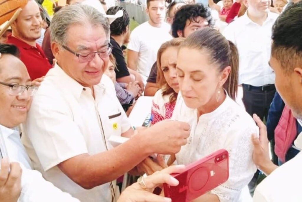 Meliton Lozano en evento de Claudia Sheinbaum en Izucar