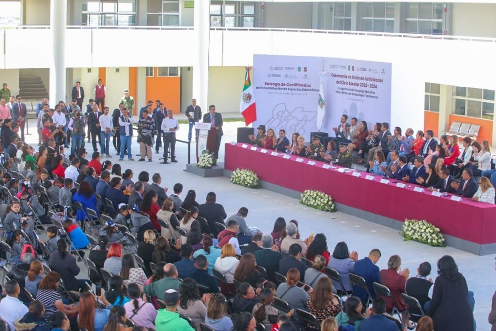Trabajo en equipo entre docentes y padres de familia esencial para exito academico