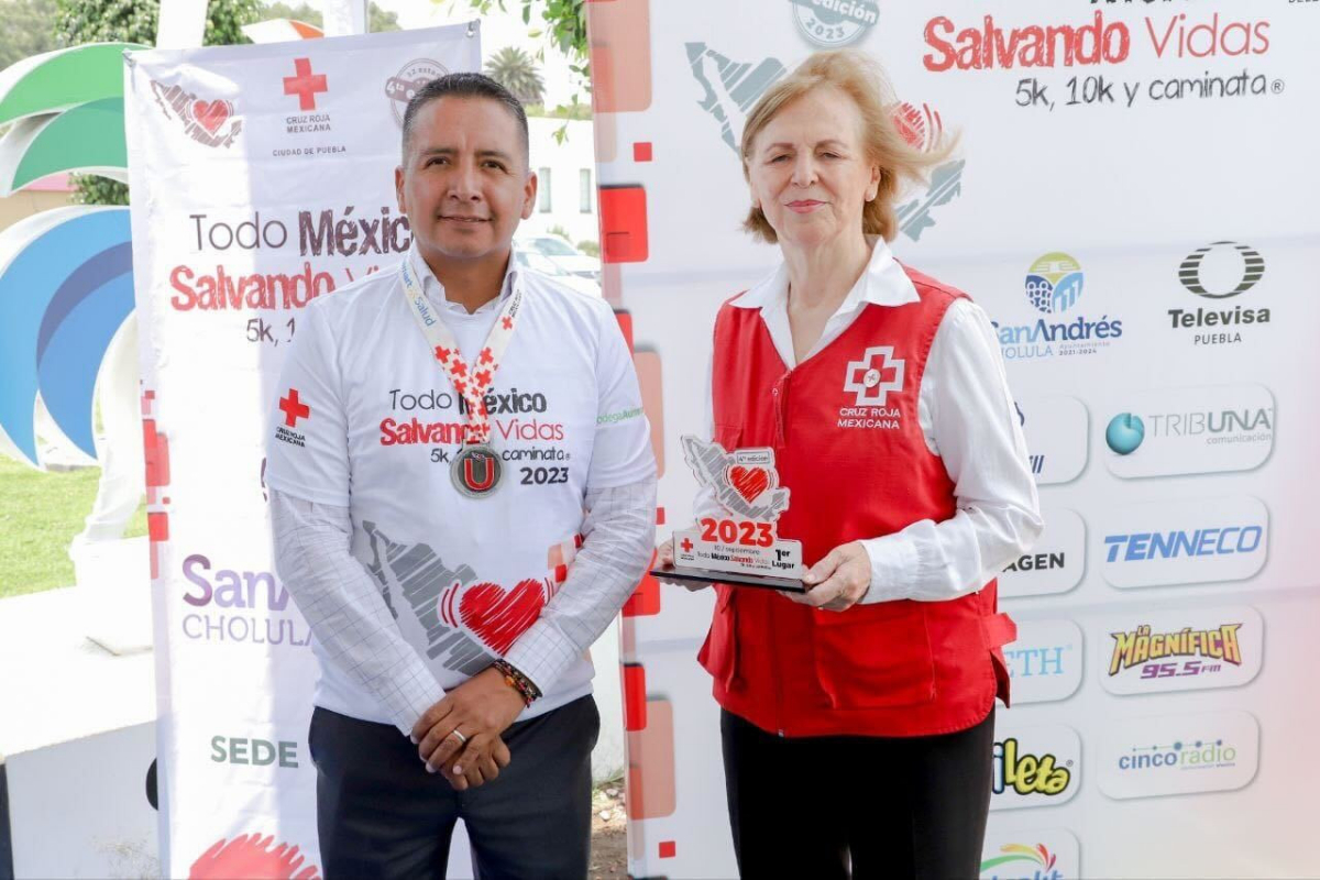 Presenta Ayuntamiento de San Andrés Cholula y Cruz Roja la playera y medalla de la carrera Todo México Salvando Vidas 1 carrera todo mexico salvando vidas